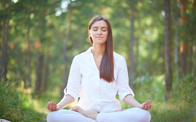 آموزش ۱۰ حرکت ساده یوگا برای درمان افسردگی و استرس