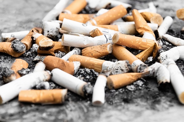 سیگار عامل اصلی سرطان