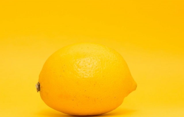 ماسک لیمو ترش برای بهبود و اصلاح رنگ پوست