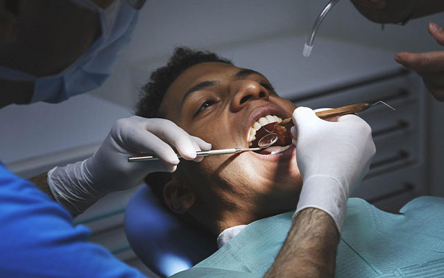 دندانپزشکی از مشاغل پردرآمد جهان برای بانوان و آقایان