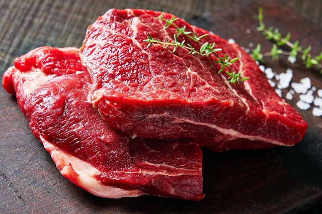 گوشت گاو سالم‌تر است یا گوشت گوسفند؟