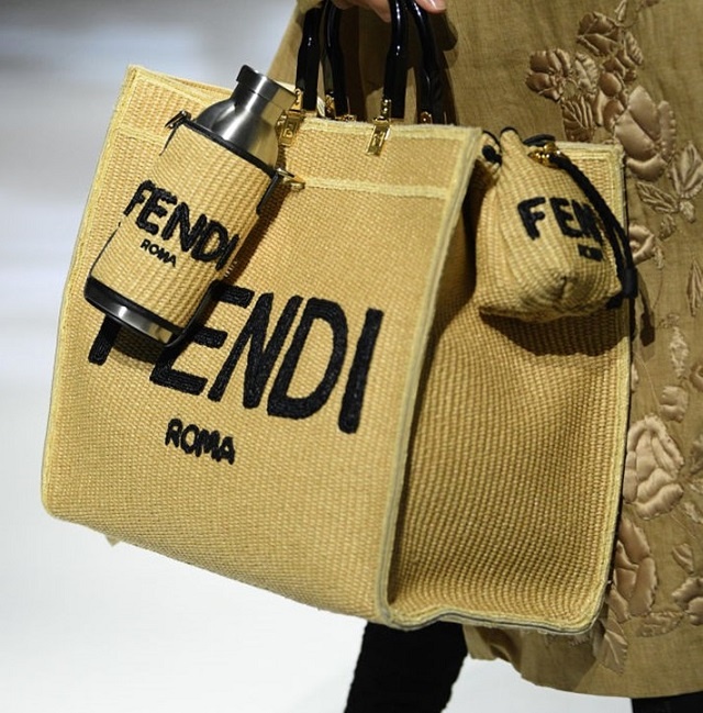 کیف ‌های مخصوص بطری آب در لیست مدل کیف زنانه جدید