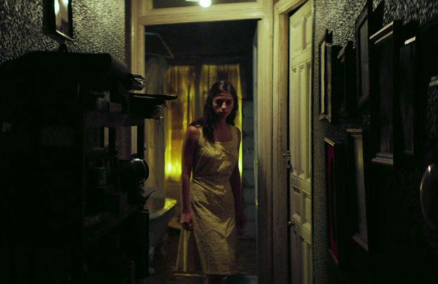 فیلم «خیابان مالاسانیا ۳۲»؛ یکی دیگر از خانه های تسخیر شده؛ از بهترین فیلم های ترسناک ۲۰۲۰