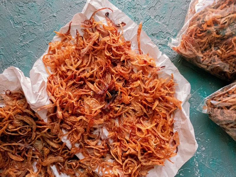 9 طرز تهیه پیاز داغ مجلسی | یادت میدم پیاز داغ بدون روغن درست کنی!