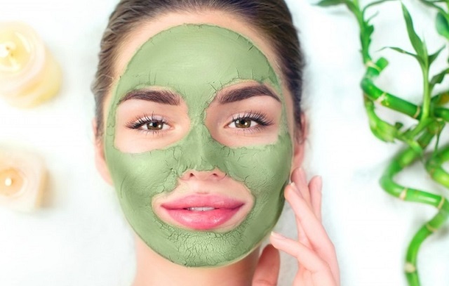 ماسک خاک رس فرانسوی پوست شما را آبرسانی می کند