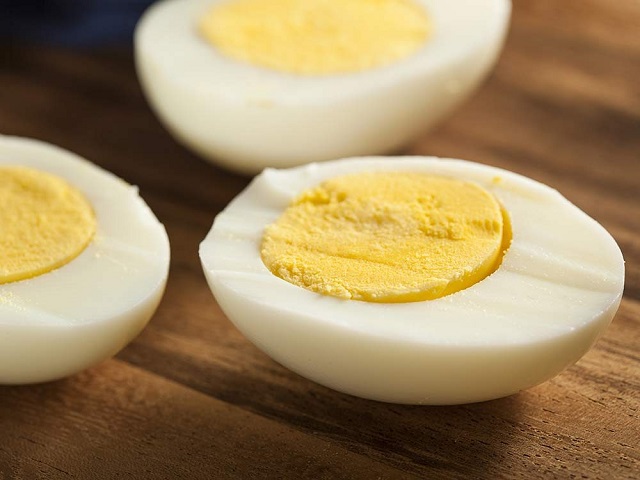 چرا نباید تخم مرغ را دوبار گرم کرد؟