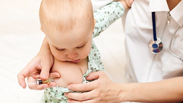 چه عواملی باعث تب در کودکان می شود؟