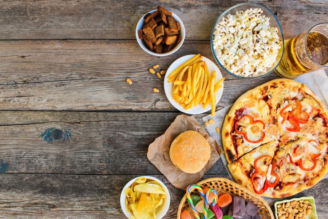 6 دسته از خوراکی ها و مواد غذایی سرطان زا که بهتر است آن ها را مصرف نکنید