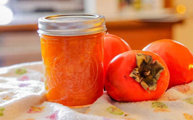 مراحل طرز تهیه ترشی خرمالو کال مراحل طرز تهیه ترشی خرمالو کال