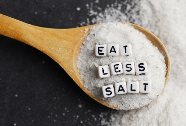 نمک، از مواد غذایی سنگ ساز کلیه