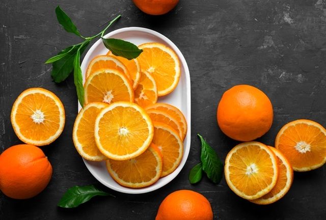 برای درمان یبوست شدید و پاکسازی روده ها پرتقال بخورید