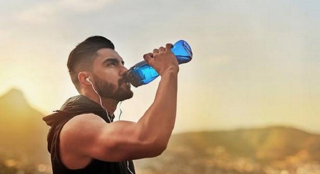آب بنوشید تا به پرخوری بعد از ورزش دچار نشوید