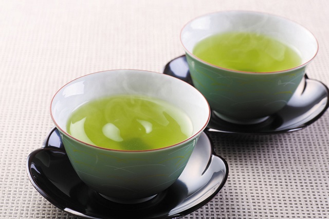 چای سبز حاوی ویتامین K است