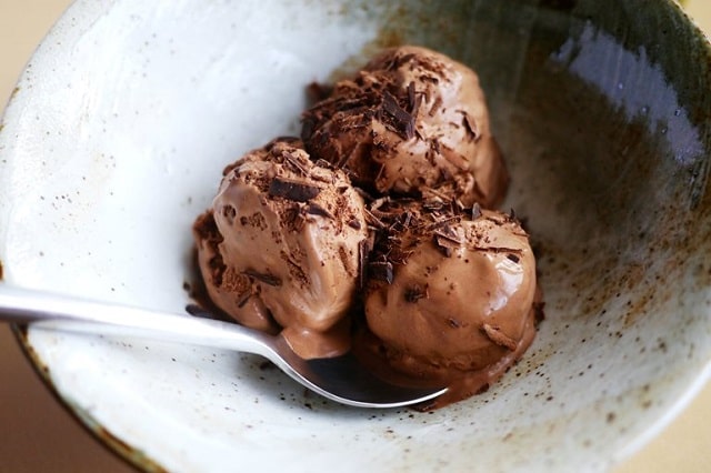 طرز تهیه بستنی جلاتو شکلاتی