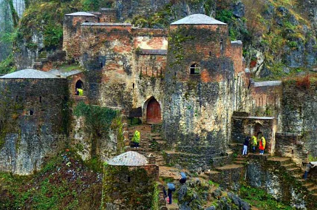 قلعه رودخان، از جاذبه های گردشگری شمال ایران