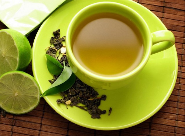 چای سبز؛ کاتچین برای آب کردن شکم