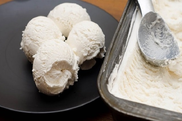 فرق بستنی وانیلی با ثعلب با بستنی بدون ثعلب چیست