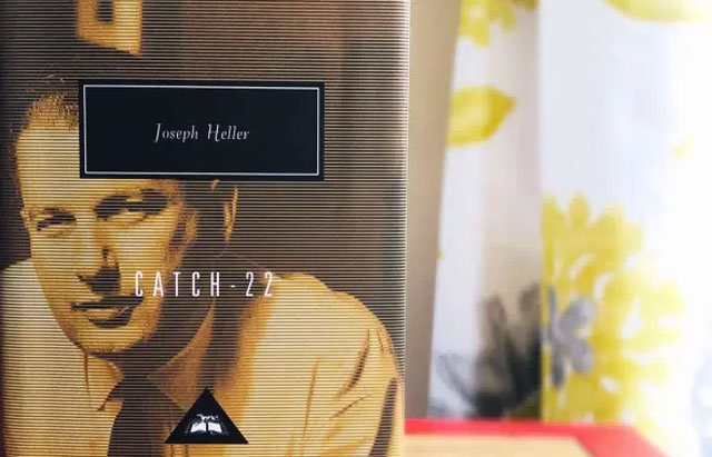 «تبصره ۲۲» اثر جوزف هلر از بهترین رمان های طنز جهان
