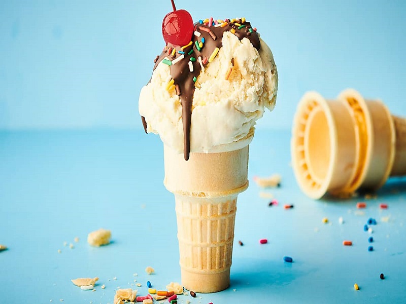 طرز تهیه بستنی وانیلی به 2 روش با ثعلب و بدون ثعلب و بستنی ساز | مجله کوروش