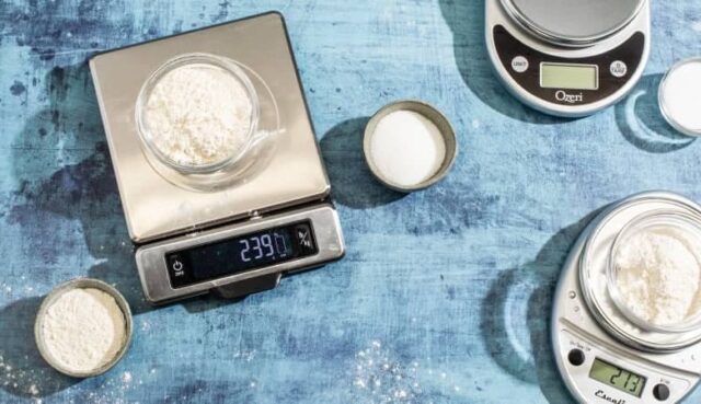 اندازه گیری با ترازو یا پیمانه؛ کدام بهتر است