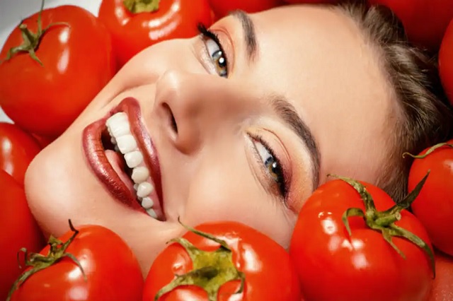 ماسک گوجه فرنگی و آلوئه ورا برای کاهش علائم پیری پوست