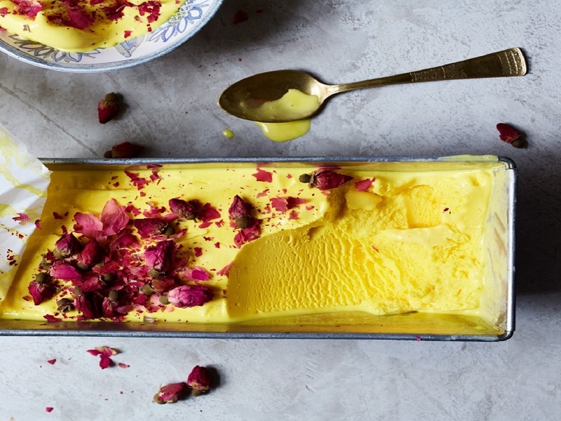 2 طرز تهیه بستنی سنتی زعفرانی 🍧 اکبر مشدی با ثعلب و بدون ثعلب