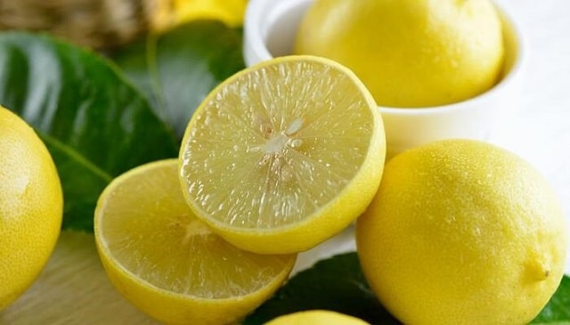 لیمو شیرین برای درمان یبوست