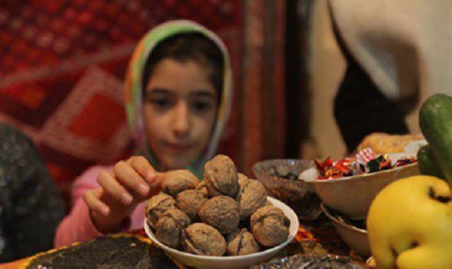 فال گرفتن از آداب رسوم شب یلدا در استان مازندران