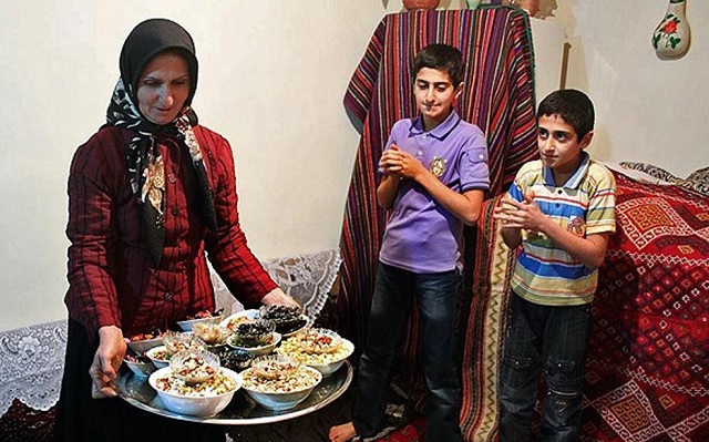 تنقلات و خوراکی‌های شب یلدا در مازندران