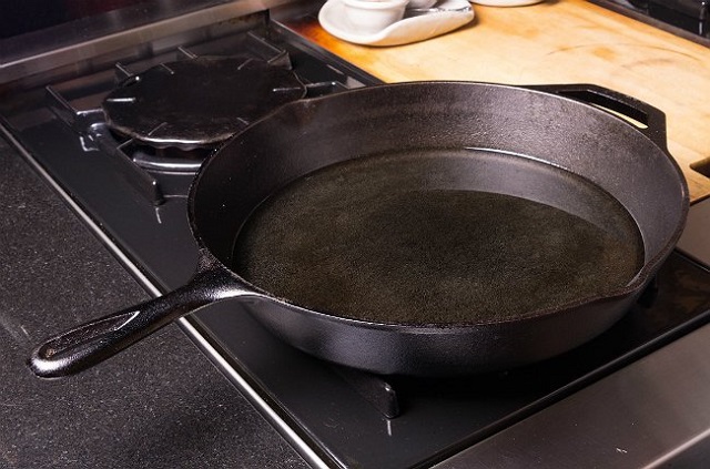 حرارت دادن بهترین روش برق انداختن ظروف چدن قدیمی