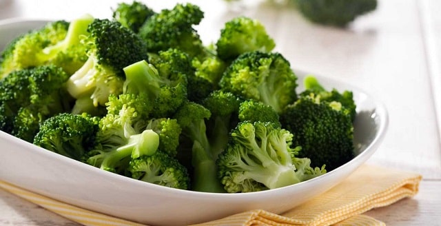 کلم بروکلی یک سبزی غنی از مواد مغذی است