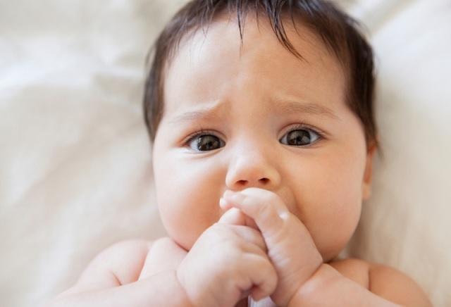 یبوست در نوزادان به چه معنا است؟