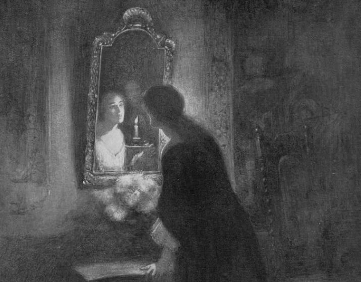 در افسانه‌ها آمده است اگر فردی قبل از ازدواج بمیرد به‌جای مشاهده تصویر همسر خود در آینه، تصویر یک اسکلت مشاهده می‌کند.