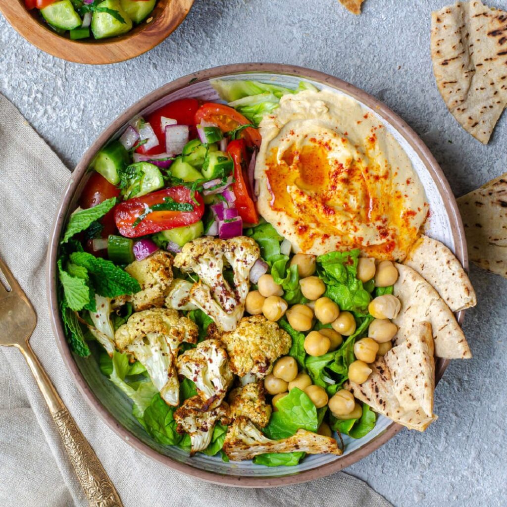 6 مدل طرز تهیه سالاد مدیترانه ای خوشمزه با سس مخصوص مجله کوروش