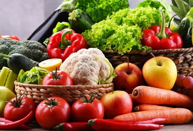 مصرف میوه و سبزی زیاد، بهترین روش از بین بردن غبغب