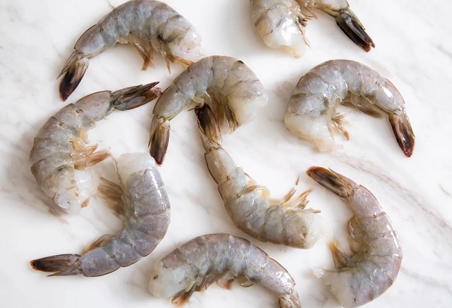 خطرات استفاده از میگو تاریخ گذشته و ناسالم خطرات استفاده از میگو تاریخ گذشته و ناسالم