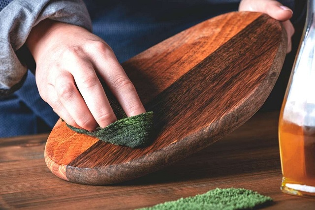 براق کردن لوازم چوبی از کاربردهای جالب روغن زیتون