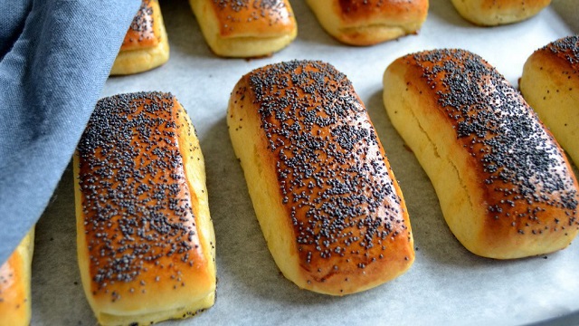 مراحل طرز تهیه شیرینی دانمارکی کرم‌دار خانگی
