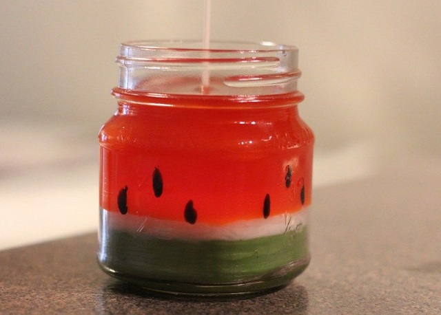 به عنوان کاردستی ویژه شب یلدا شمع هندوانه درست کنید