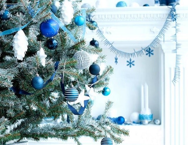 رنگ تزئینات درخت کریسمس را انتخاب کنید