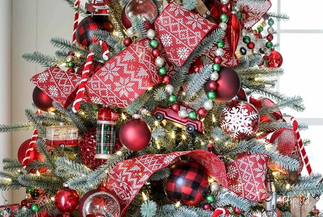 تزئین درخت کریسمس با روبان