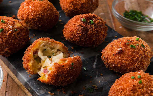 توپک سیب زمینی با گوشت چرخ کرده از انواع غذا با سیب زمینی