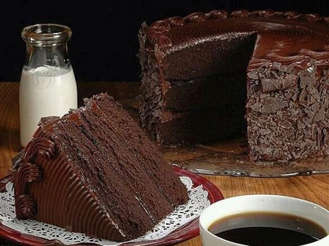 کیک خیس شکلاتی بی بی