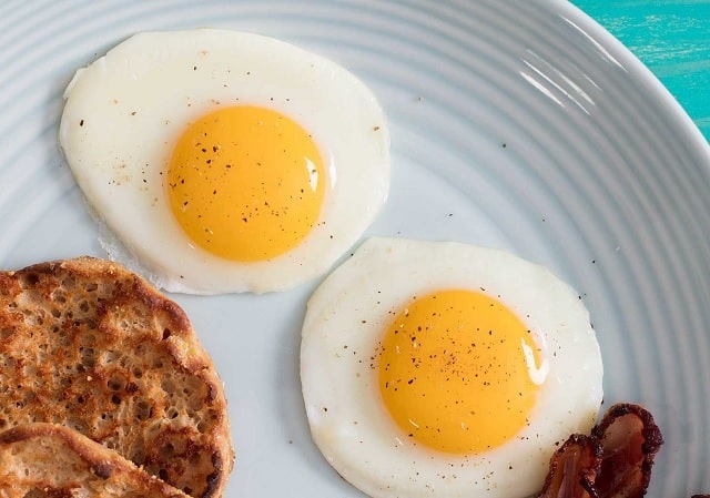 عکس صبحانه با تخم مرغ