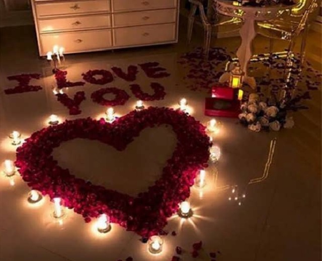 تزیین منزل با شمع و گل رز برای ولنتاین