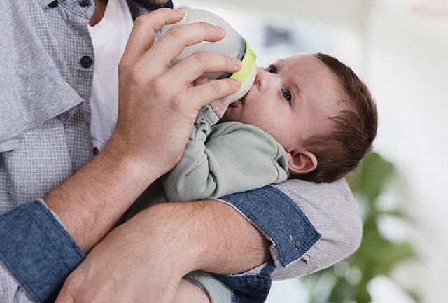 کاهش خطر ابتلا به بیماری‌های قابل انتقال از انواع شیر خشک برای نوزاد