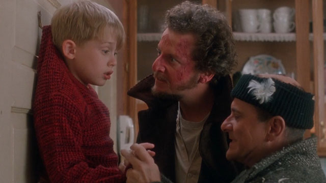 ۵- «تنها در خانه (۱۹۹۰)» از بهترین فیلم‌های سینمایی در مورد کریسمس