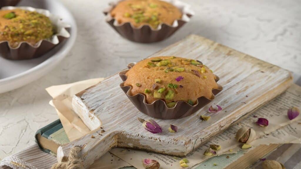 طرز تهیه کیک یزدی با پف عالی