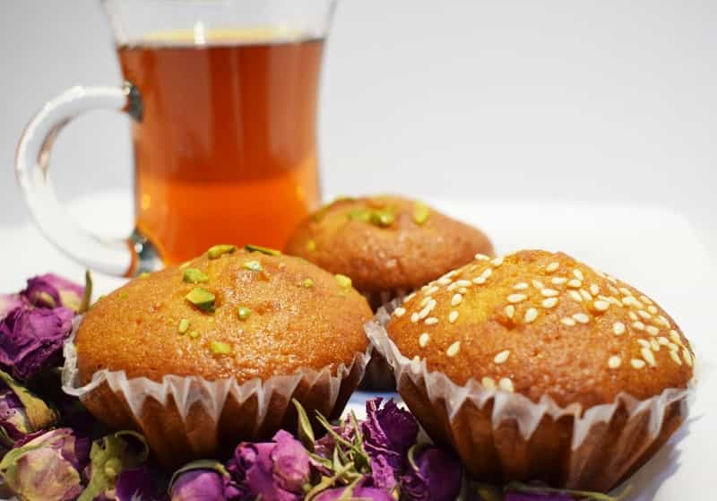روش تهیه کیک یزدی با ماست در قابلمه