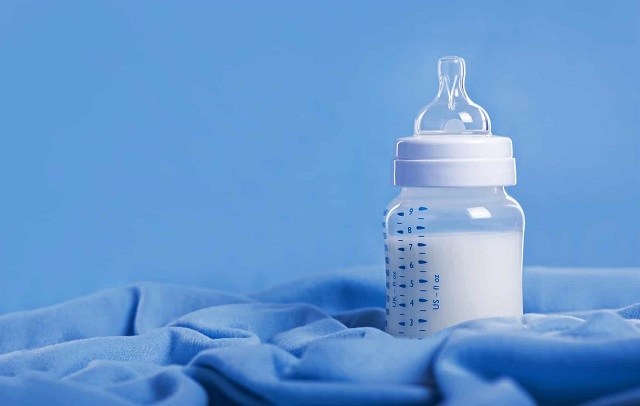 استفاده از شیر خشک روی سلامت مادر تأثیر می‌گذارد